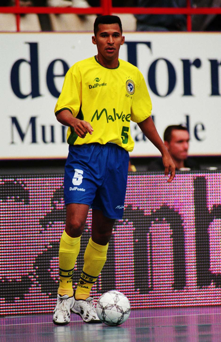 tenis futsal manoel tobias