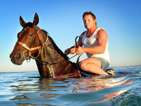 ROBBIE LAING - back from bankruptcy with eternal optimism