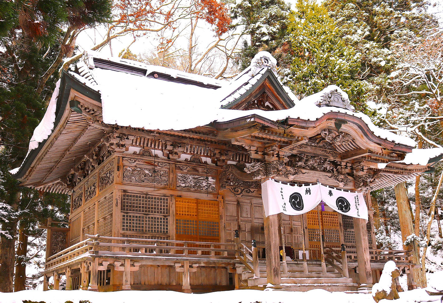 十和田神社「拝殿」正面全景