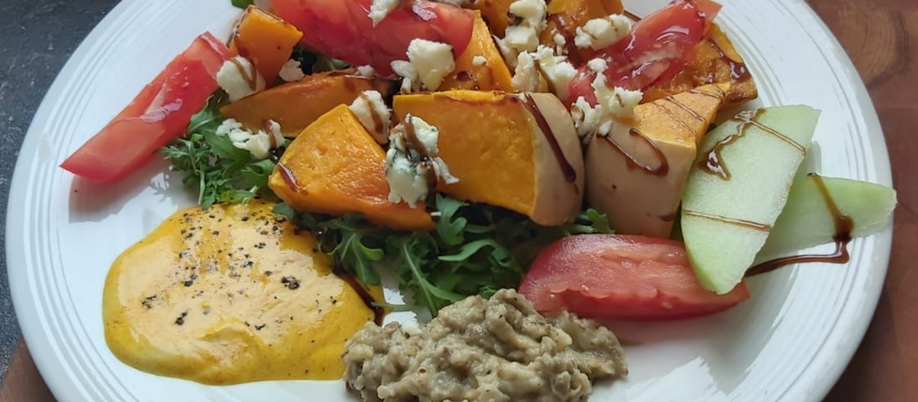 Geroosterde pompoen met baba ganoush