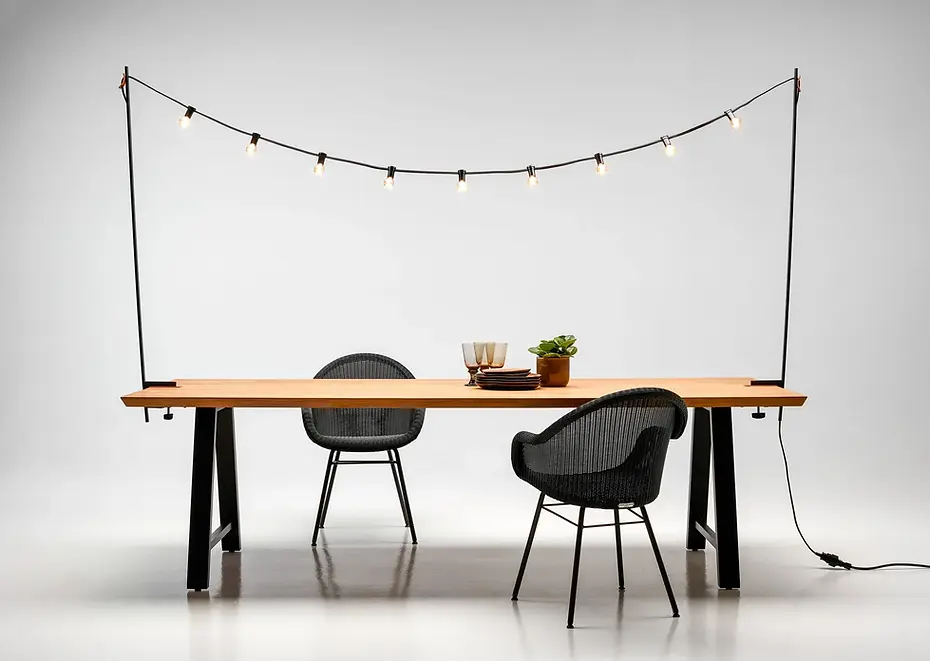 ghirlanda-luminosa-per-l-esterno-light-my-table-nero-vincent-sheppard_madeindesign_335561_