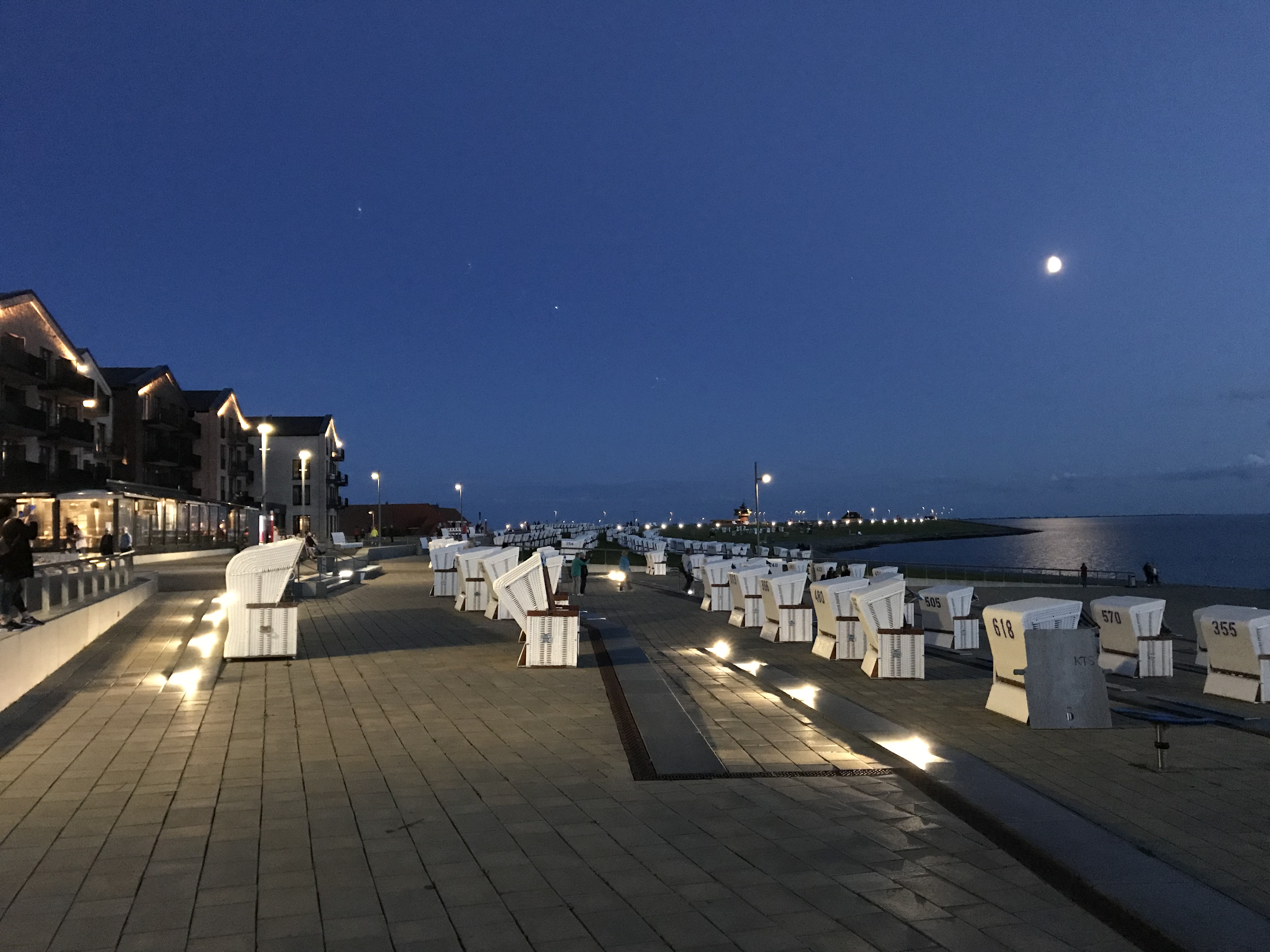 Nordsee Ferienwohnung mit Terrasse & Strandkorb - Seeteufel Büsum