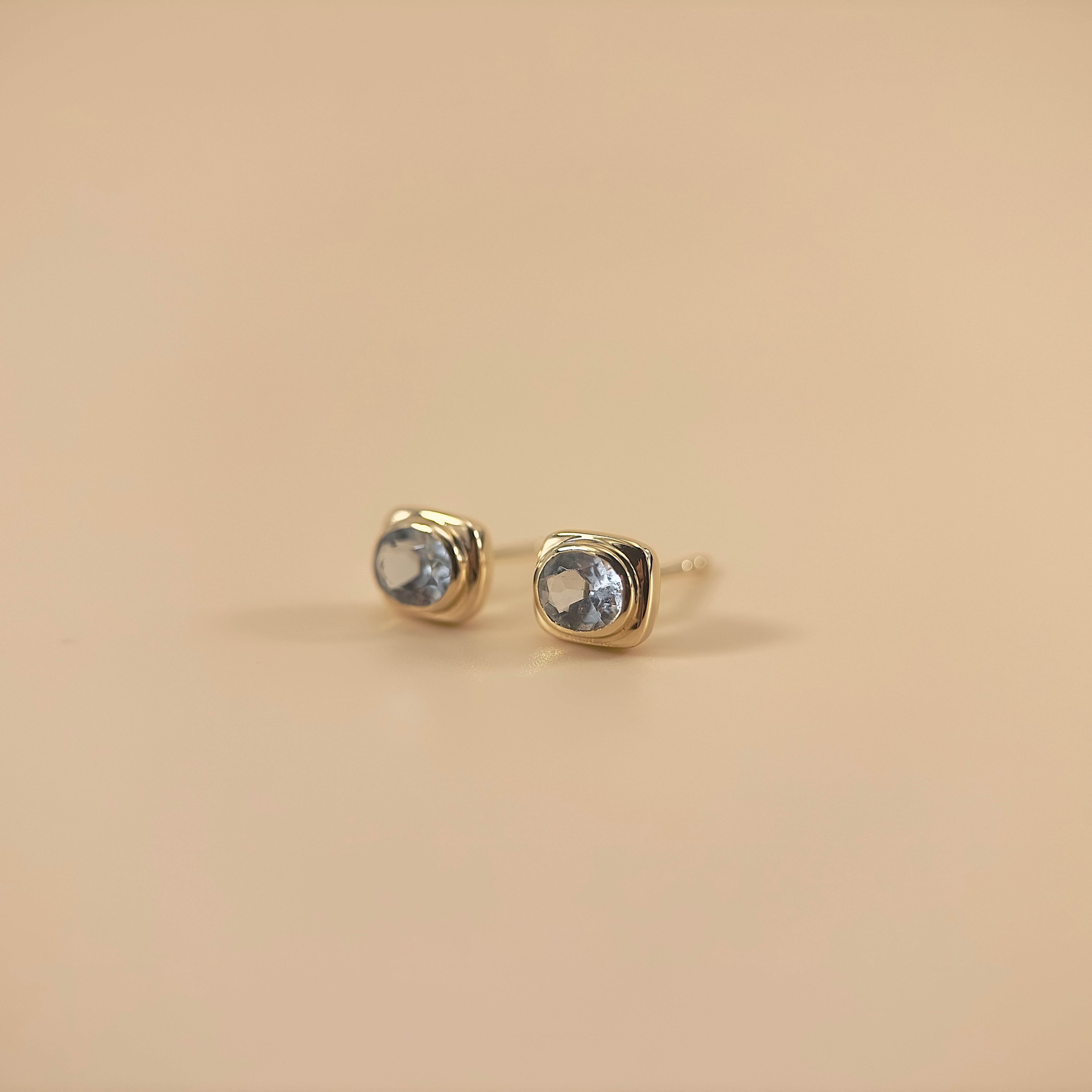 18k Gold Aquamarine Stud Earrings