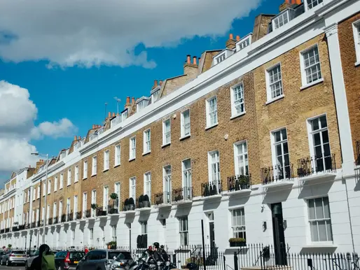 Bridging Finance With Bad Credit: What Lenders Actually Look At
