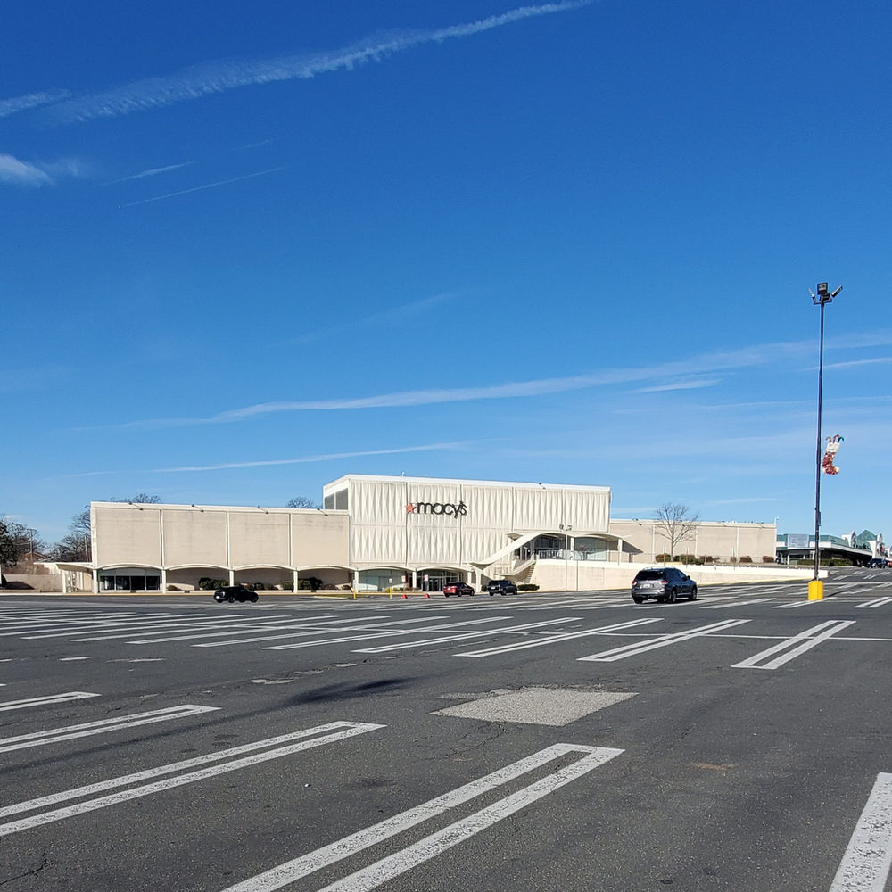 Macy's Marlow Heights is closing!!