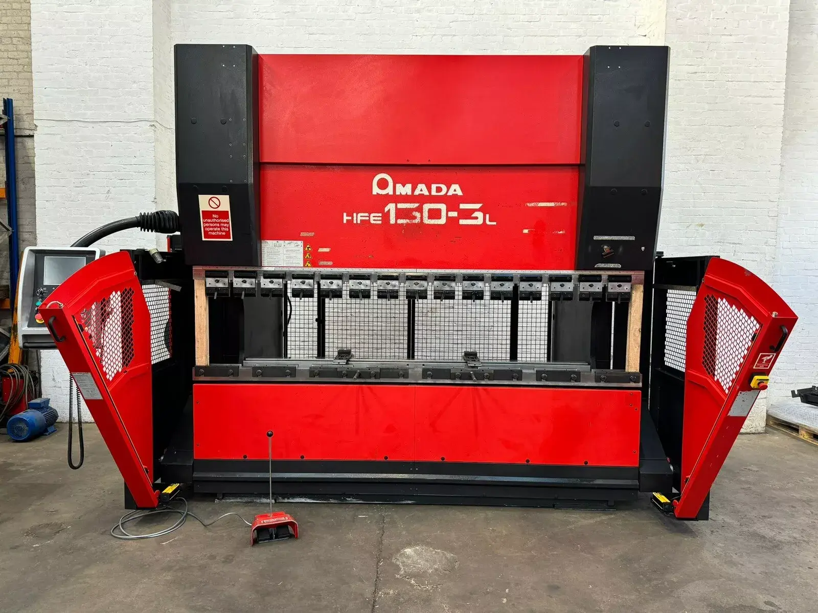Amada HFE 130-3L CNC 8 Axis Pressbrake