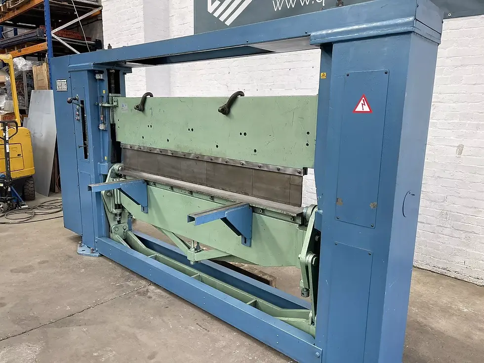 Thumbnail: Keetona Hydraform Powered Box & Pan Folder
