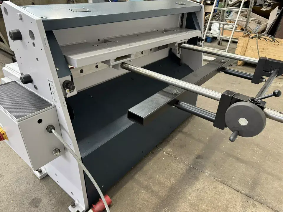 Thumbnail: Edwards Truecut DD Mechanical Guillotine