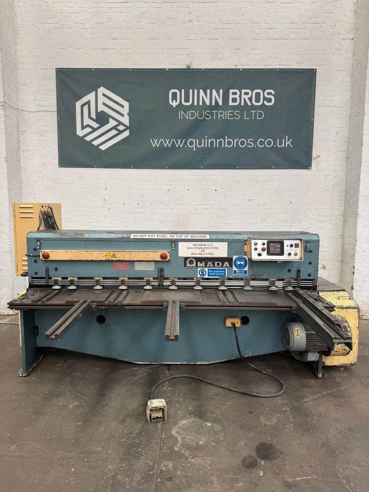 Amada M2560 Mechanical Guillotine