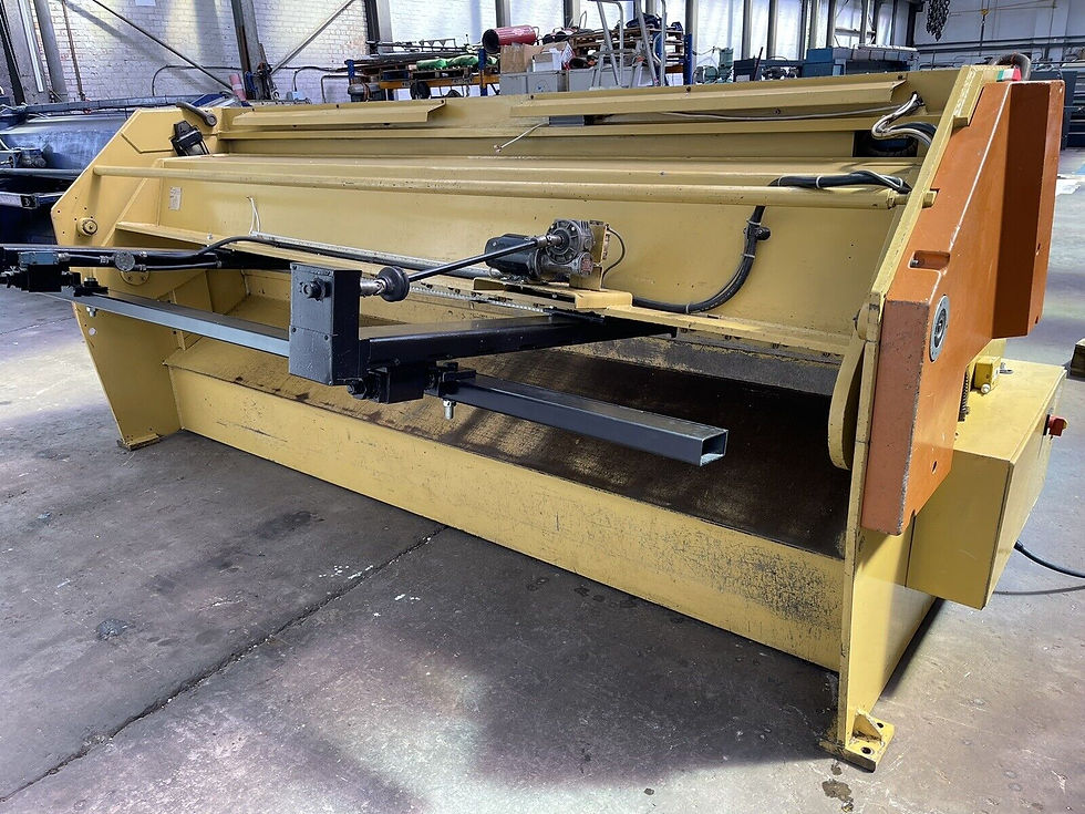 Thumbnail: Beyeller (Edwards Pearson) Model G.E. 3m Hydraulic Sheet Metal Guillotine
