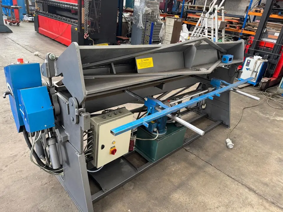 Thumbnail: Walton Powered Hydraulic Box & Pan Folder