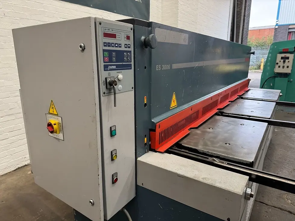 Thumbnail: Durmazlar ES 3006 Hydraulic Guillotine