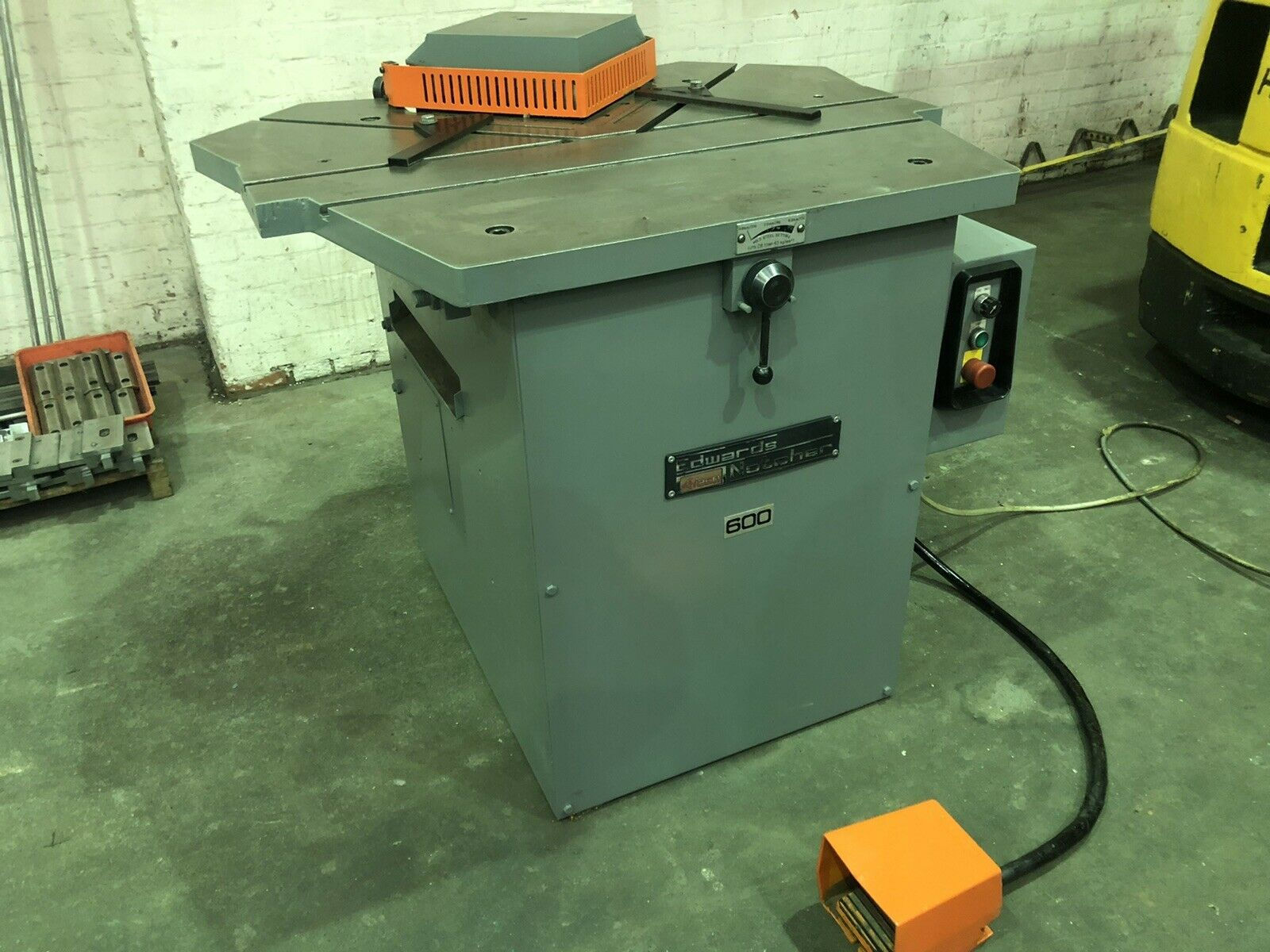 Edwards 4mm Hydraulic Corner Notcher