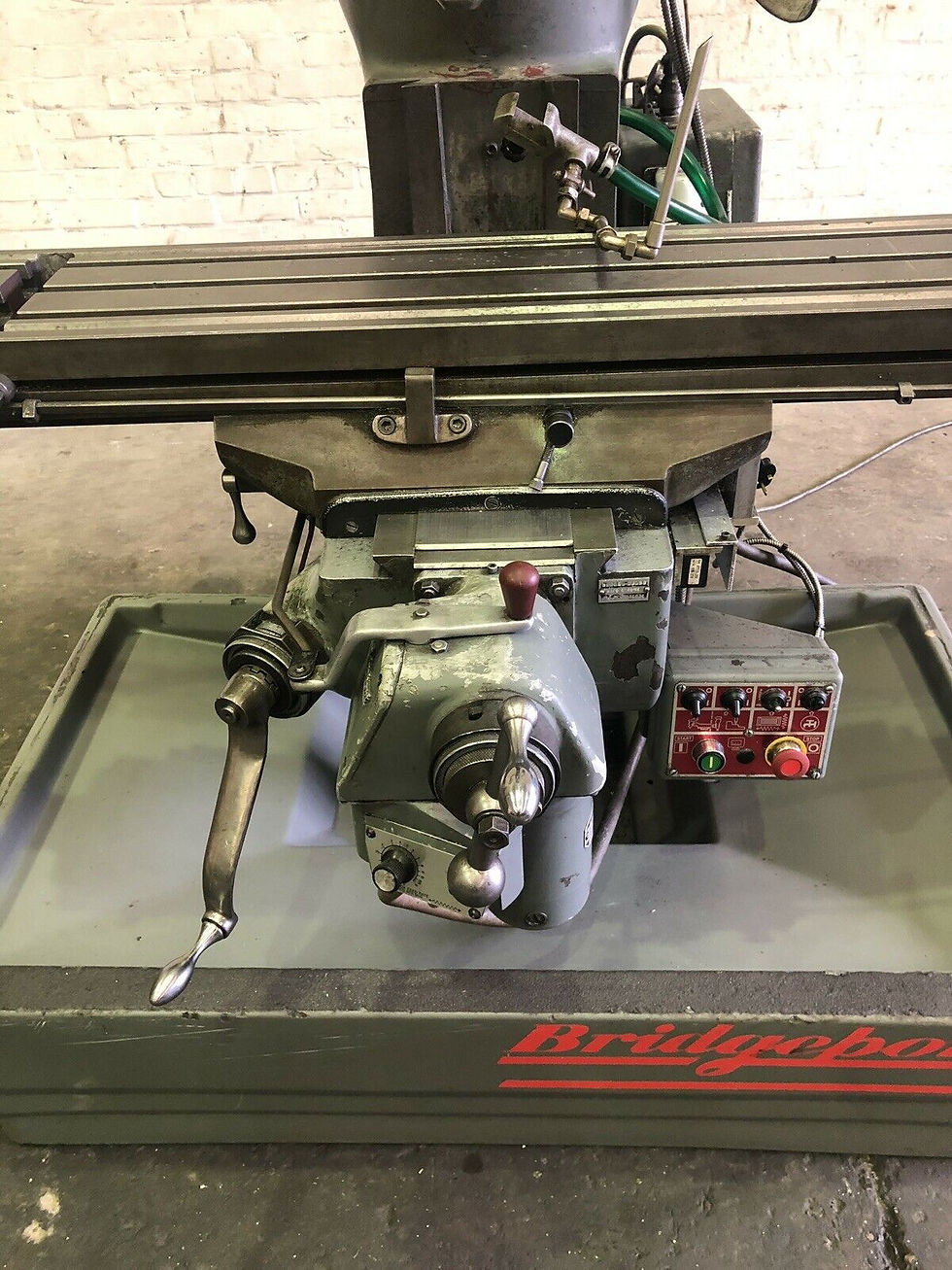 Thumbnail: Bridgeport Variable Speed Vertical Turret Milling Machine
