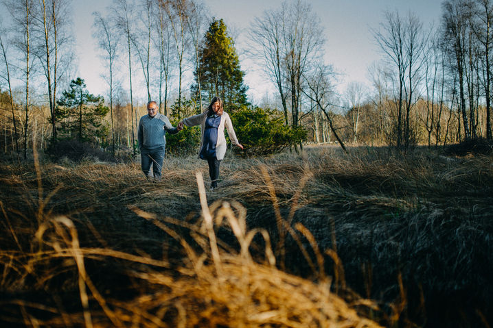 Pregnant-photoshoot-in nature-Stavanger
