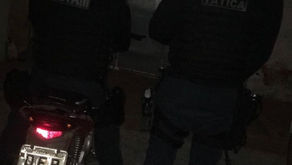 Policiais do GETAM e da FORÇA TÁTICA apreendem menor e recuperam veículo roubado.