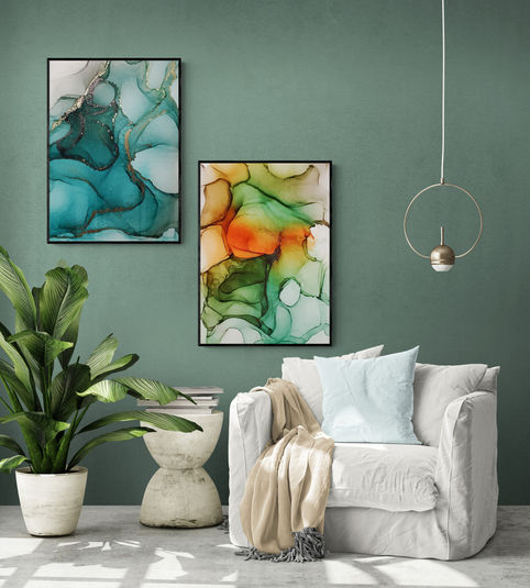 Tropical_living_room_with_chair_and_large_plant