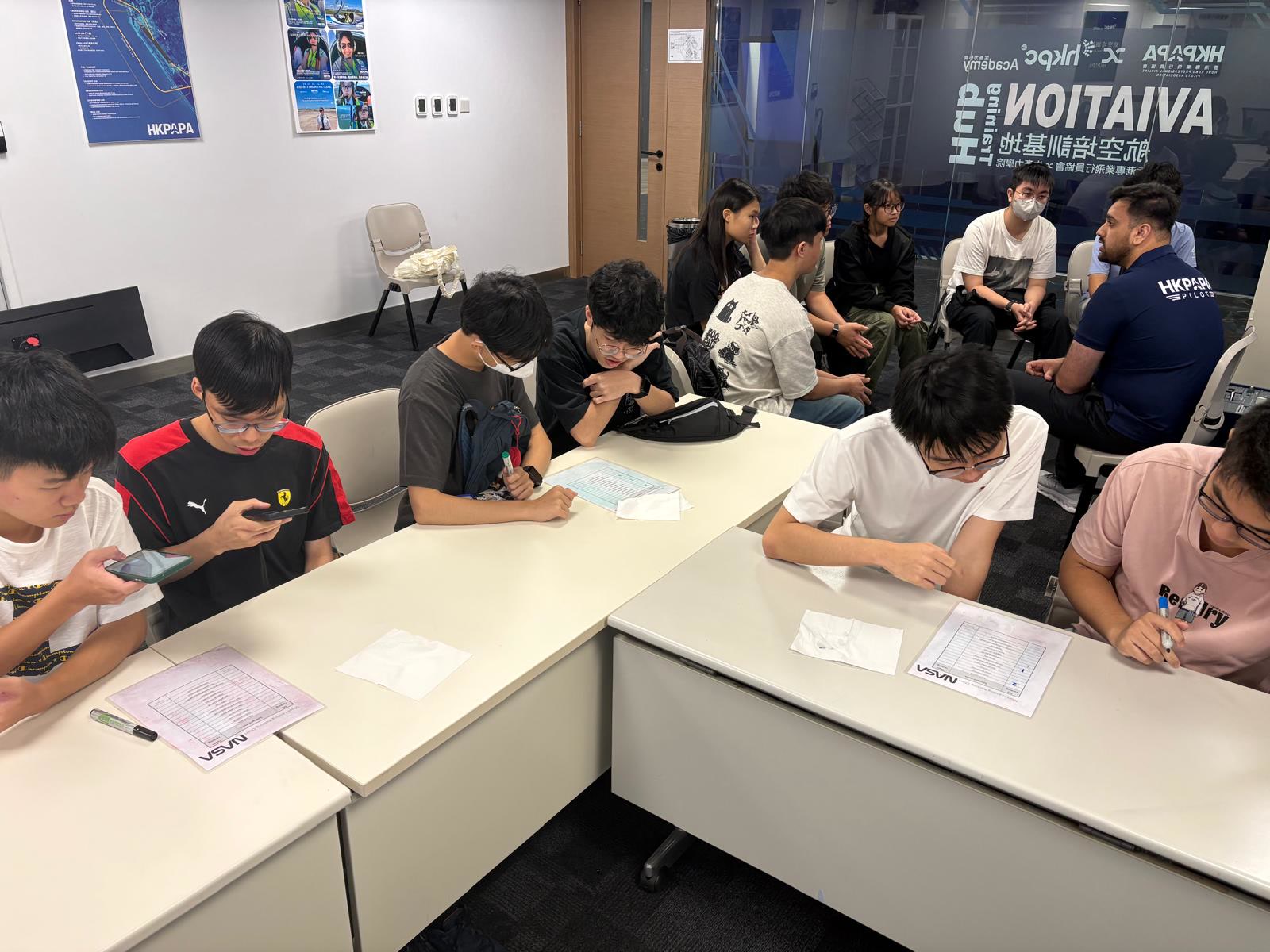 HKU SPACE Piloting 課程學生在 HKPAPA 完成課堂學習活動。