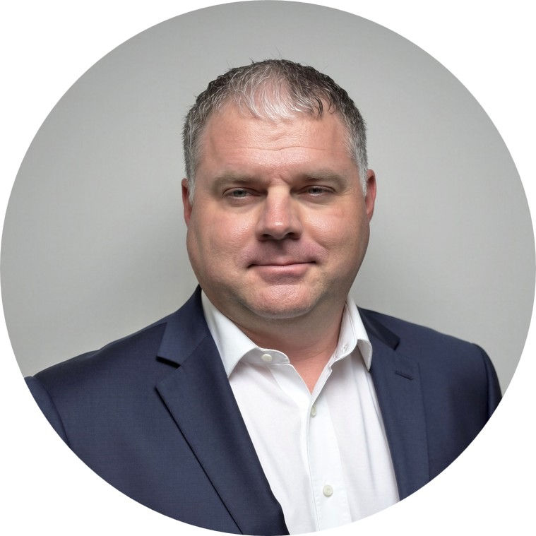 Stephen Shelton Headshot.jpg