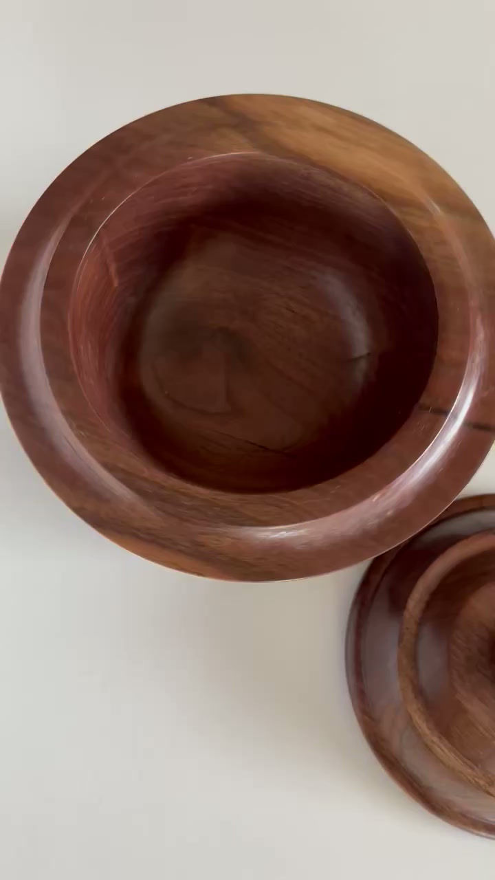 Thumbnail: Walnut Covered Dish