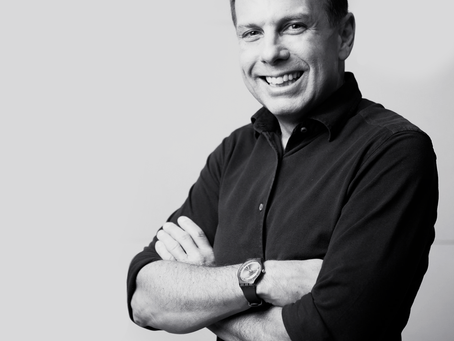 PALESTRA GRÁTIS NA UNDB COM JOÃO DÓRIA JR.