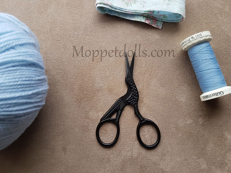 Miniature : Black crochet knitting tools bird scissors