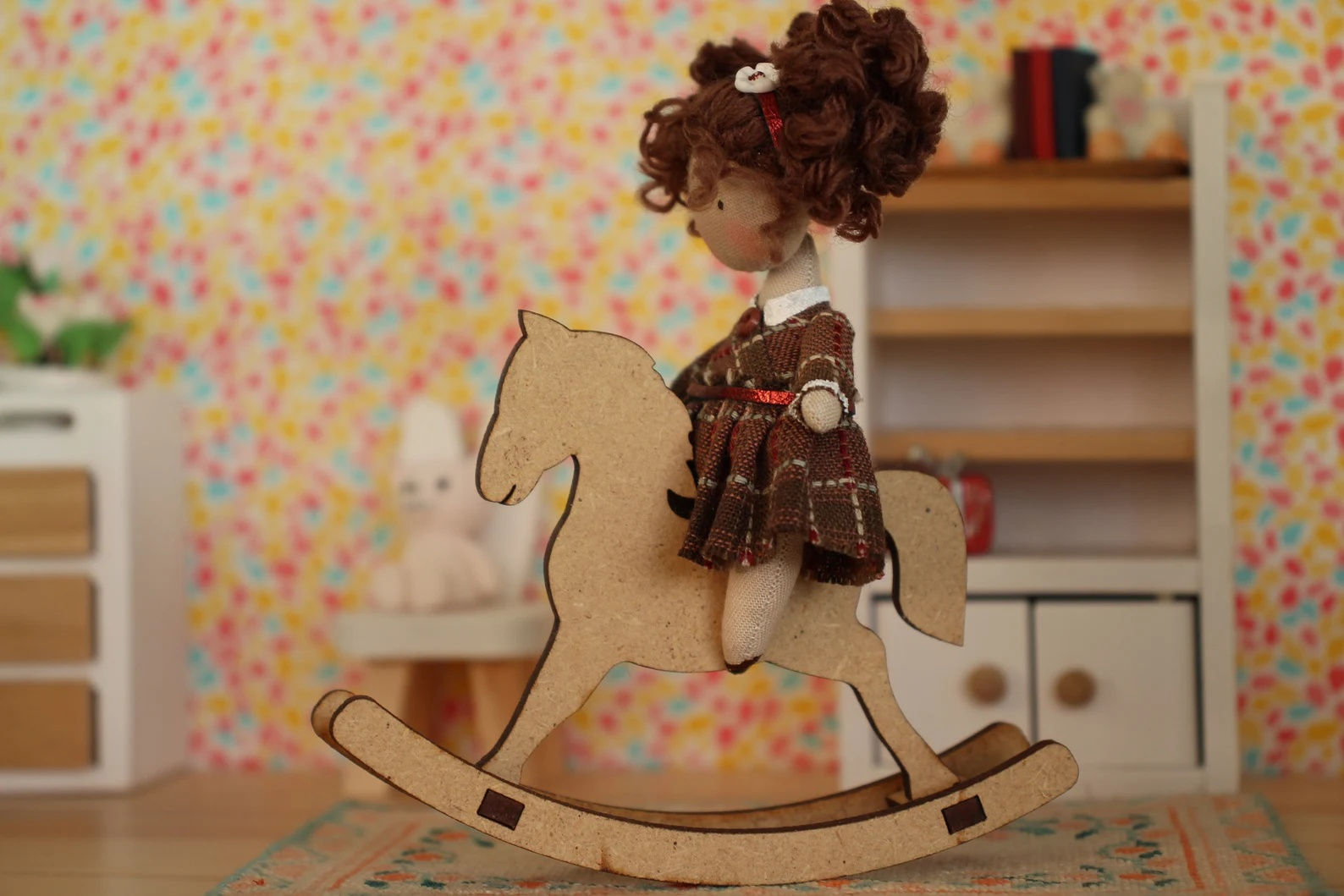 Décoration de cheval à bascule miniature pour maison de poupée 112 ou 116 Kit de bricolage enfant