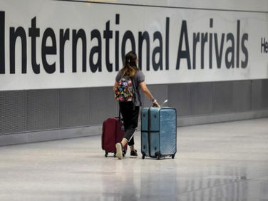 Covid-19: US reopens border to UK travellers after almost two years