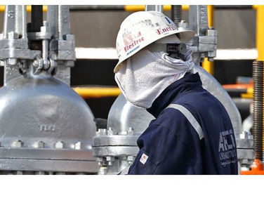 Saudi Aramco: Oil giant tops own record with $48.4bn quarterly profit