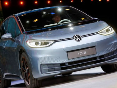 Volkswagen cranks up electric car investment