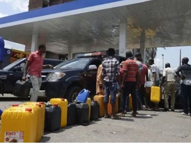 Fuel Scarcity Worsens Across Nigeria, Grounds Economic Activities
