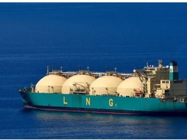 The ships full of gas waiting off Europe’s coast