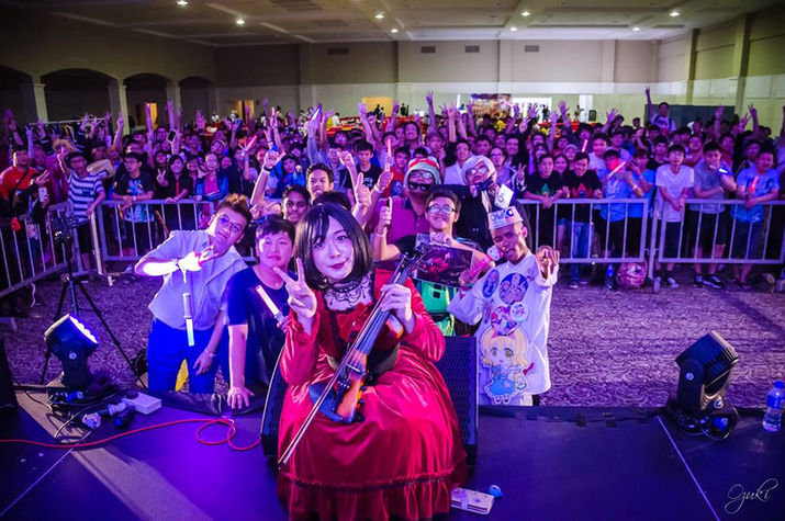 Luna Lorrain ruuna_070 cosplay violin