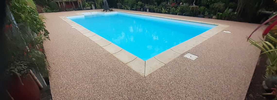 ERTI Plage piscine moquette de marbre