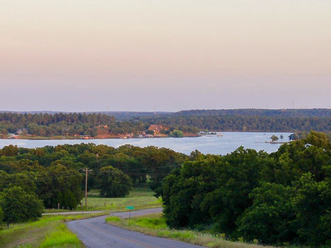 Beautiful property with lake view in Bowie, Texas