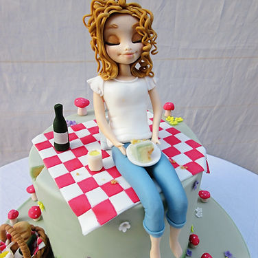 Kate's Bespoke Cakes Norfolk_edited.jpg