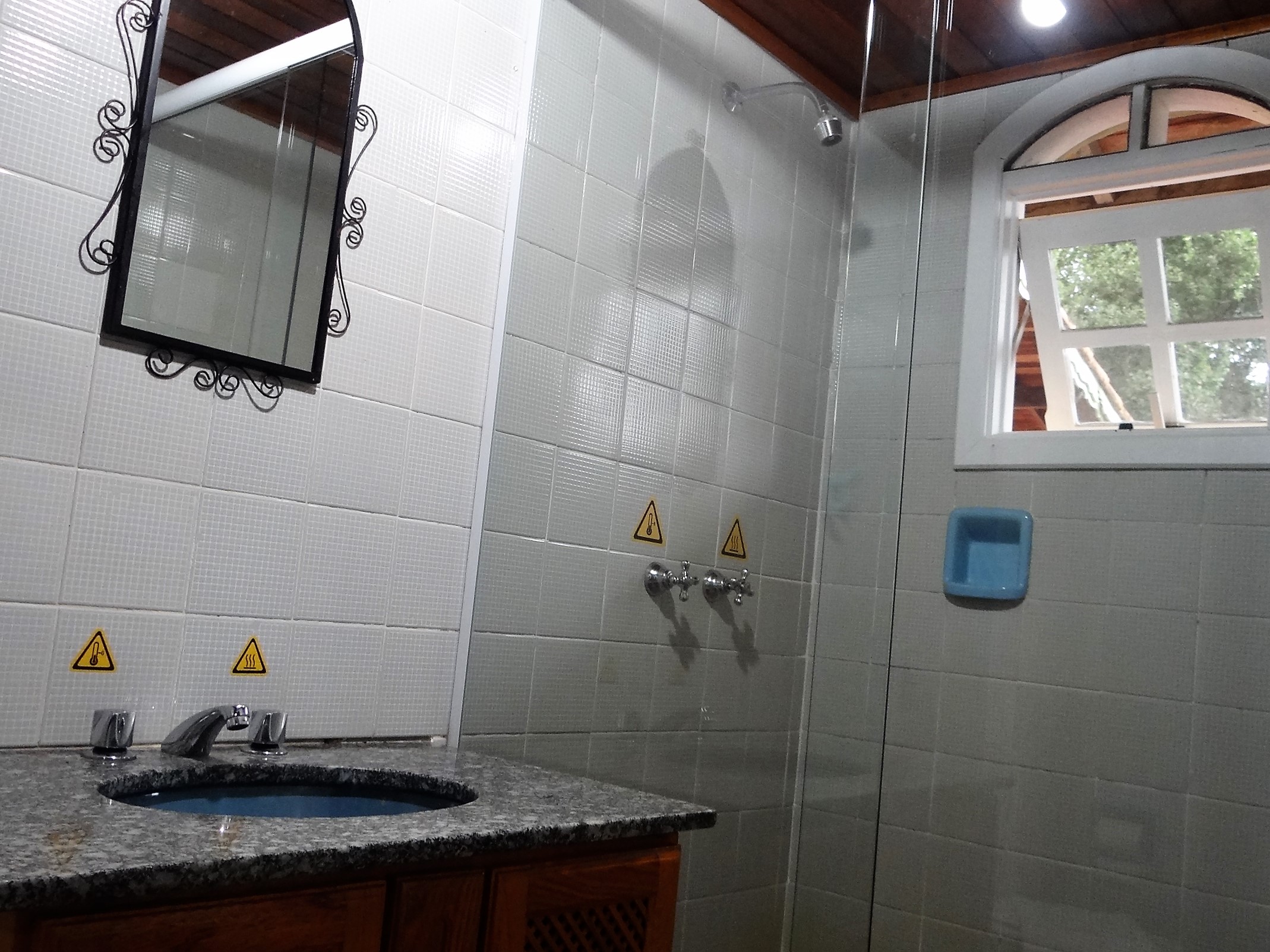 Suíte Standard com Lareira - Azaleia