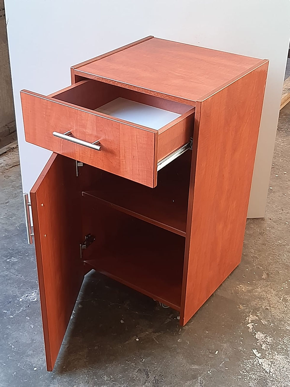 Thumbnail: Cherry Royal Pedestal