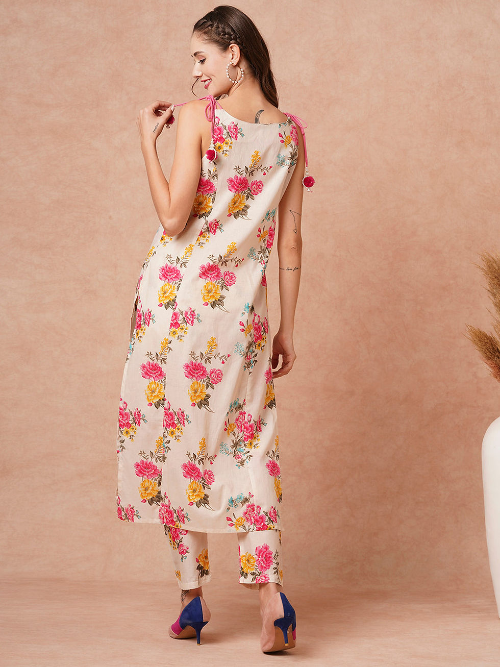 Thumbnail: Sleeveless Multi Colour Floral Print Suit
