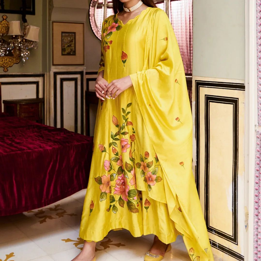 Indo Western Fusion Dresses: The Perfect Blend of Tradition