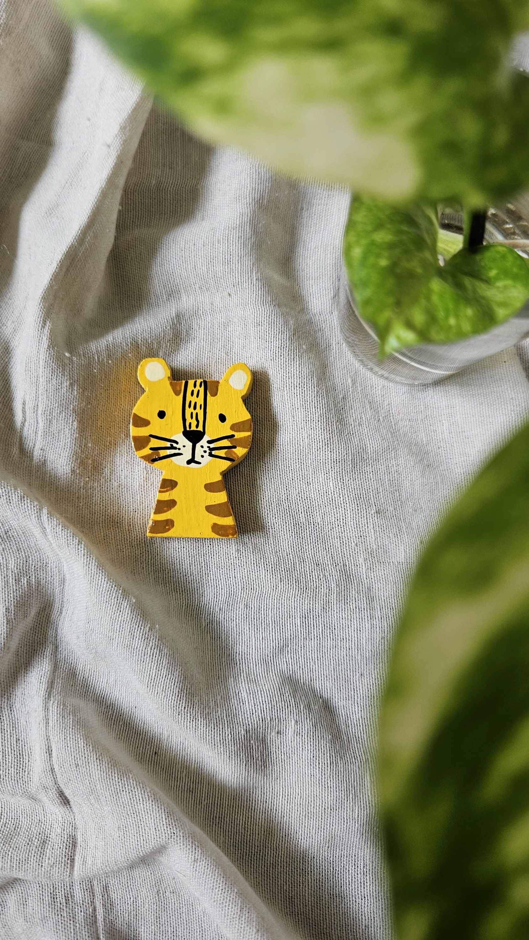 (Bagh ka chehra) hand painted tiger wooden brooch
