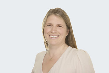 Headshot woman smiling