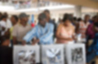 Haitians_voting_in_the_2006_elections.jp