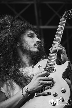 53_MV25_Guns n_ Roses.jpg