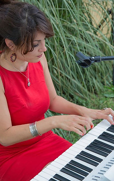 Sonia piano.jpg