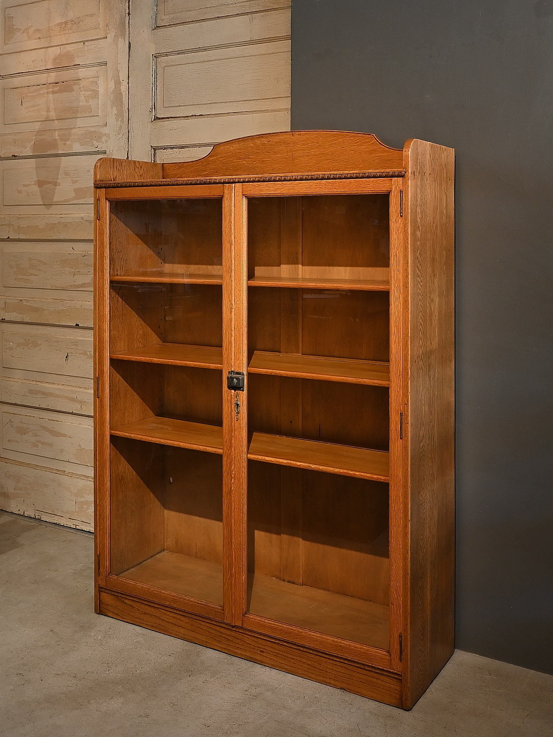 Glass cabinet/FW02-11