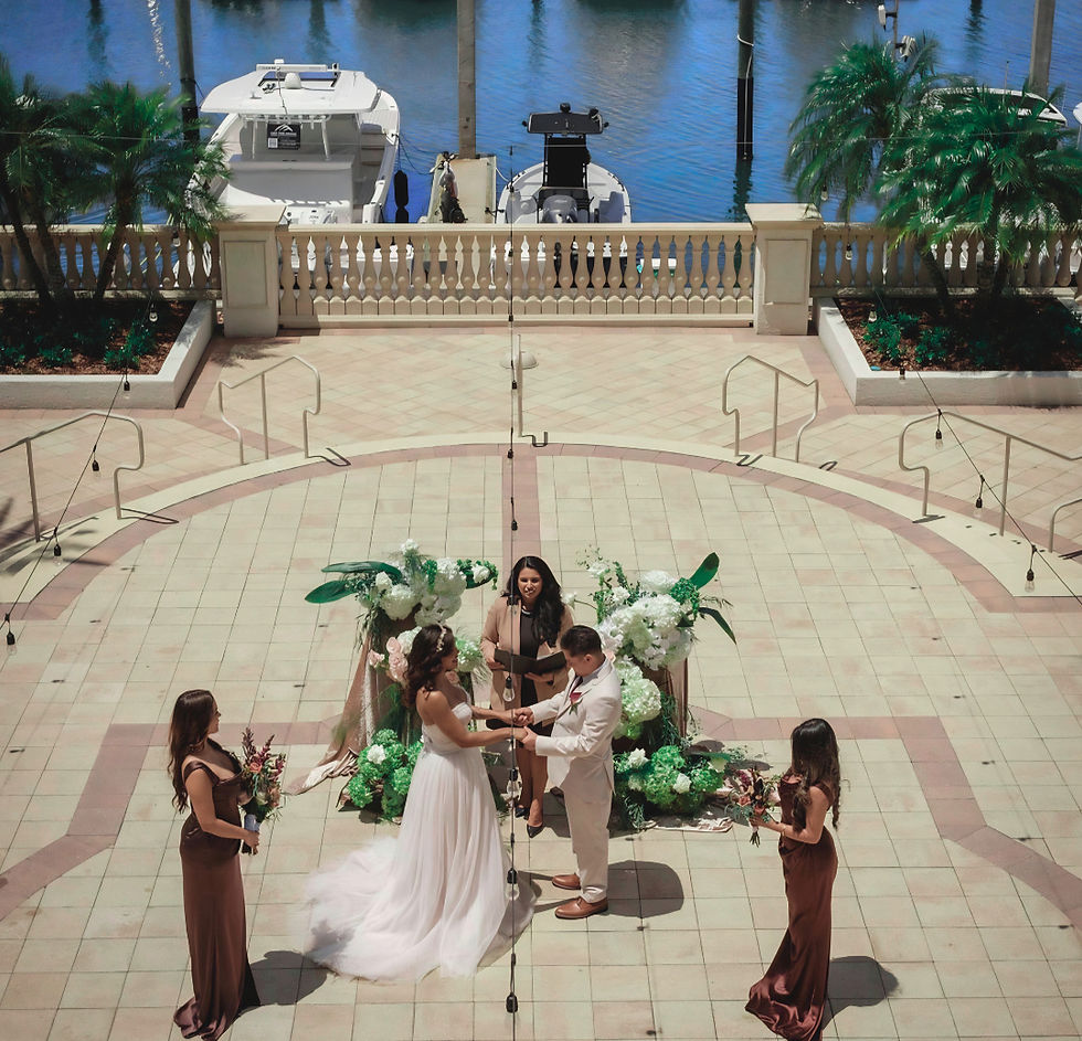Mobile wedding officiant performing ceremony in Largo and St Petersburg Florida beach or private venue