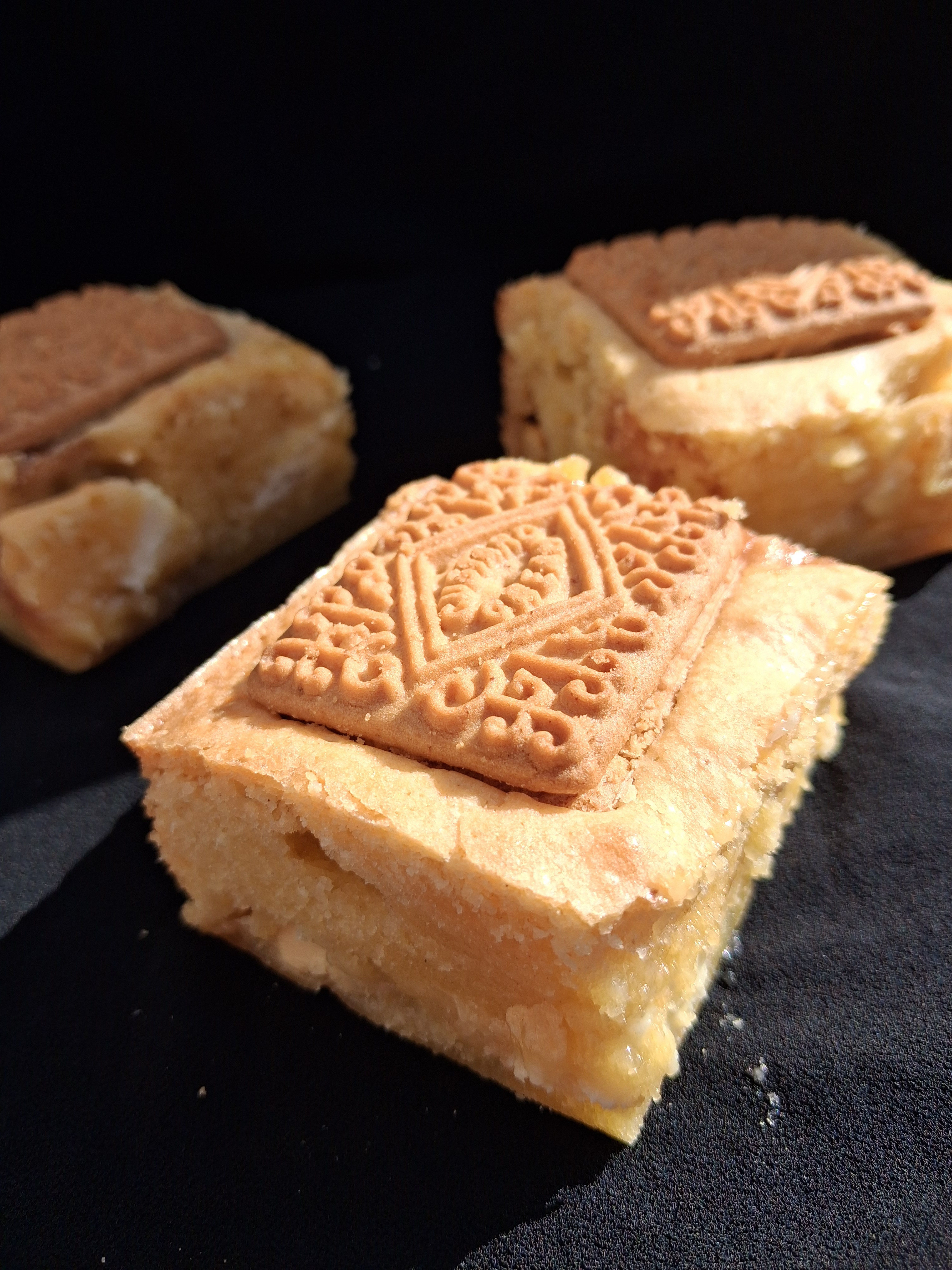 Custard Cream blondies