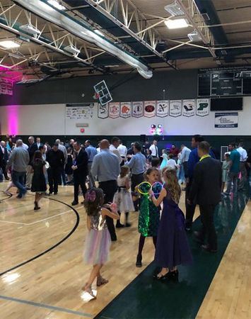 big-group-2019-father-daughter-dance-families-first-768x576.jpeg