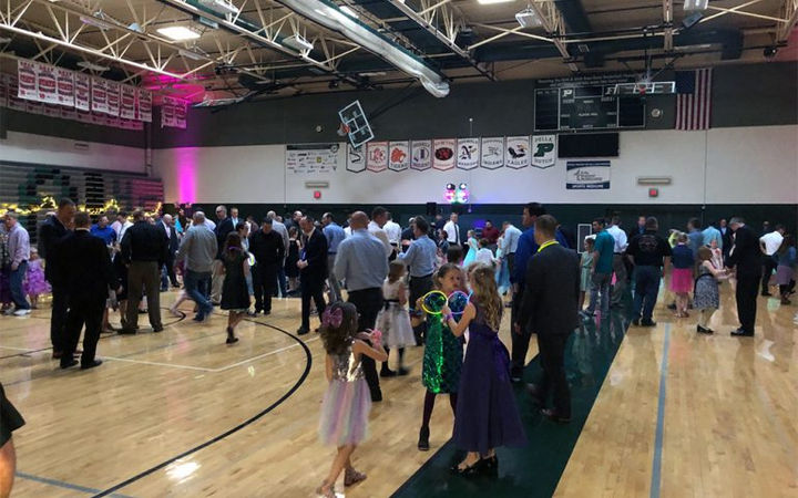 big-group-2019-father-daughter-dance-families-first-768x576.jpeg